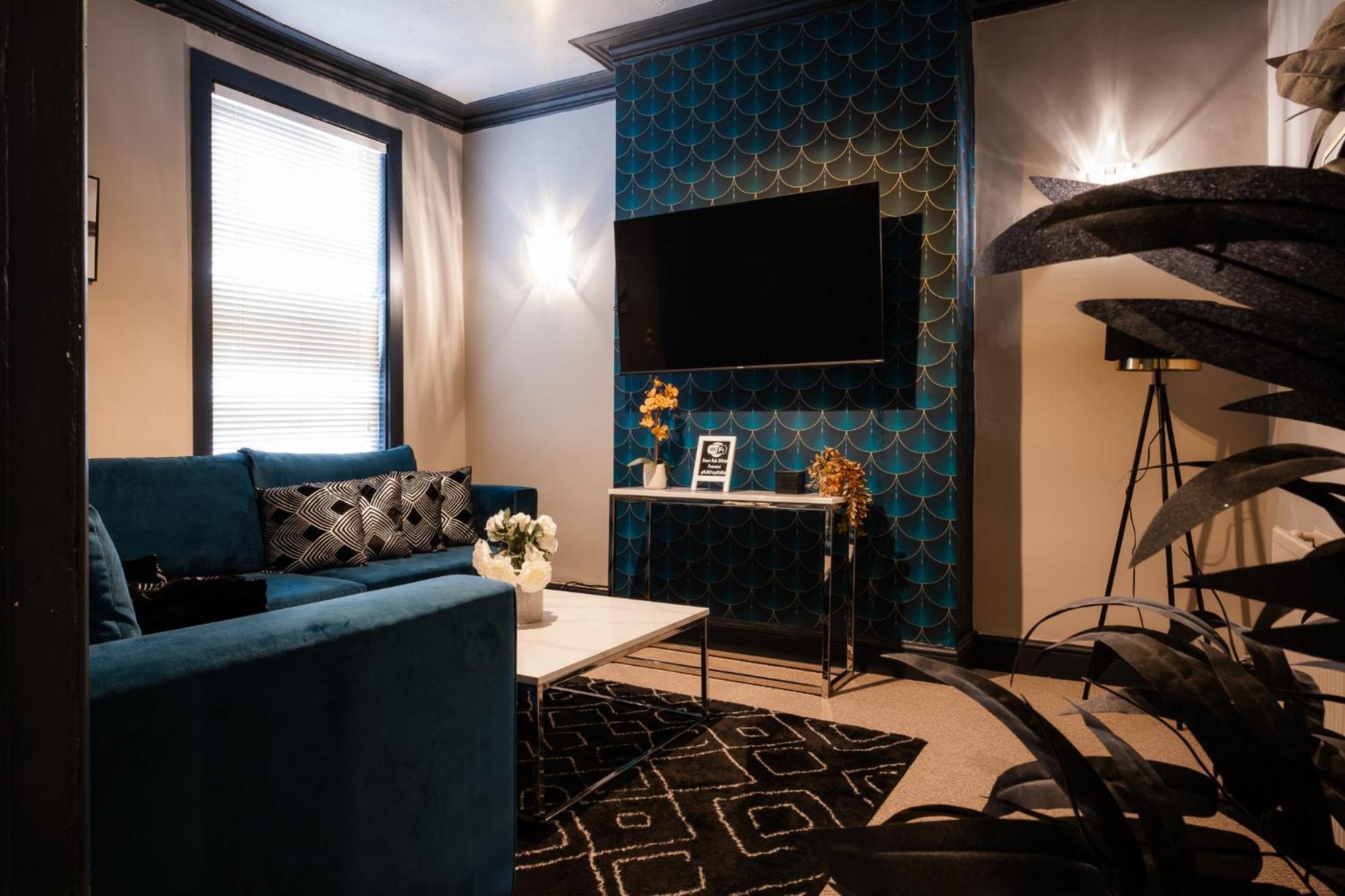 Entire Modern House Liverpool, 6 Bedrooms 외부 사진