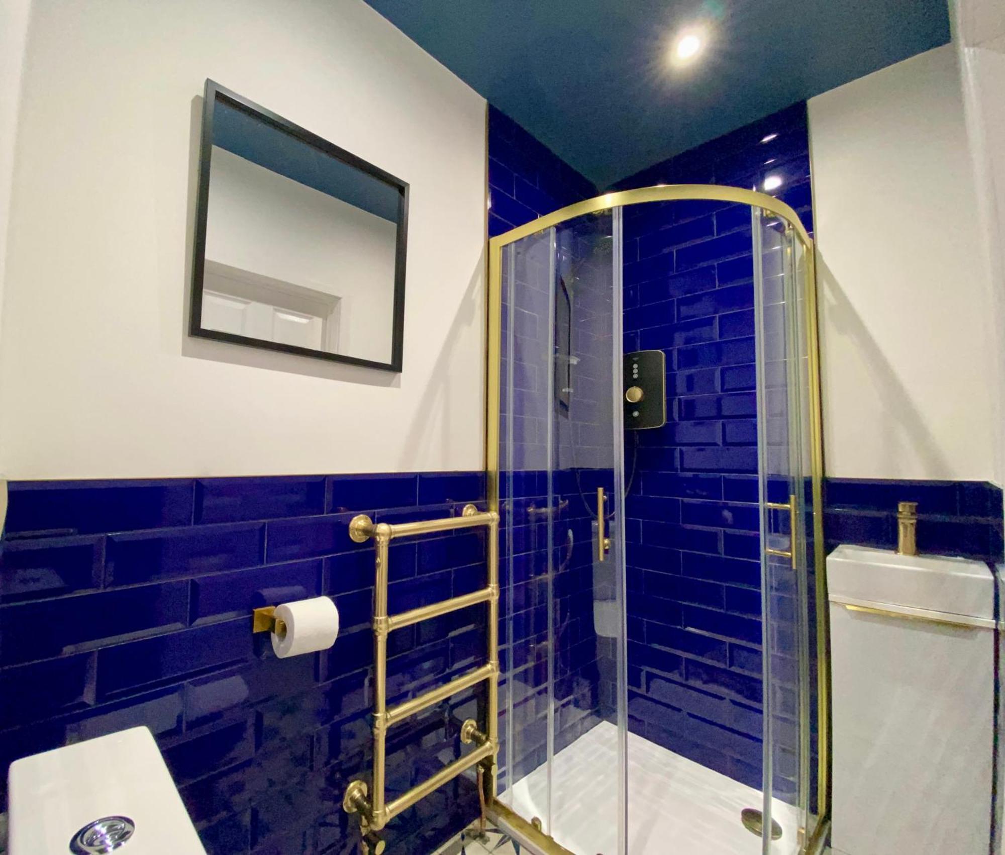 Entire Modern House Liverpool, 6 Bedrooms 외부 사진