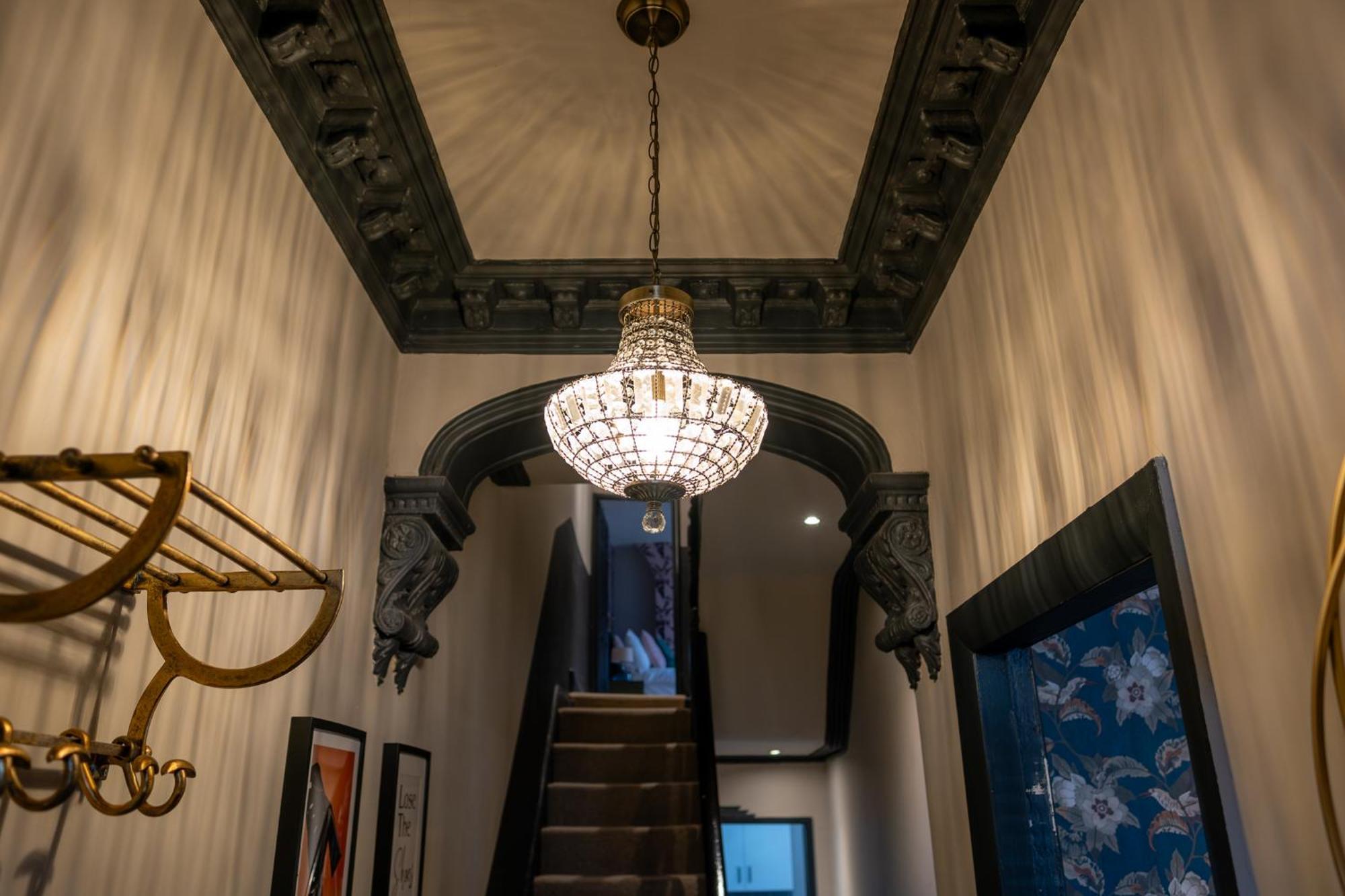 Entire Modern House Liverpool, 6 Bedrooms 외부 사진
