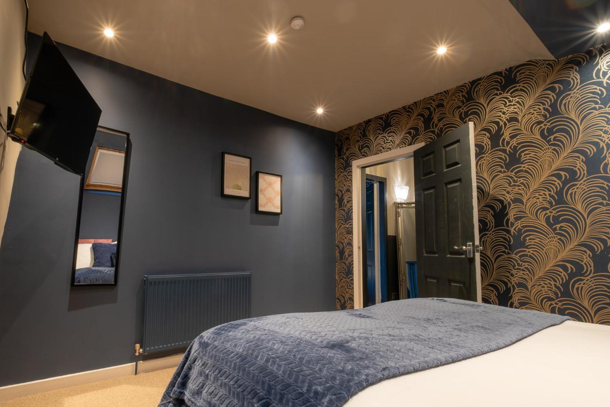 Entire Modern House Liverpool, 6 Bedrooms 외부 사진